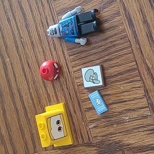 Random Lego pieces